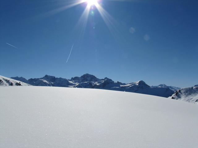 was für ein Panorama Ruchen und Gross Windgällen direkt vor uns