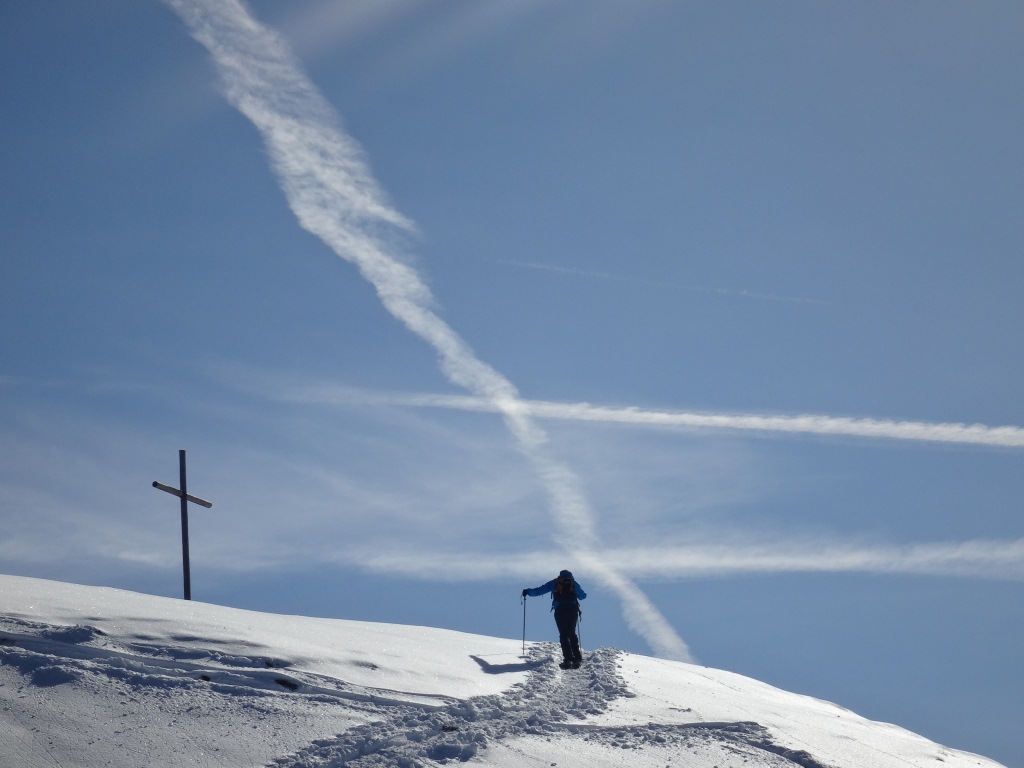 bald ist die Furggelenhütte erreicht