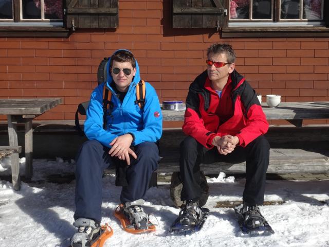 kurze Pause bei der Furggelenhütte 1529 m.ü.M.