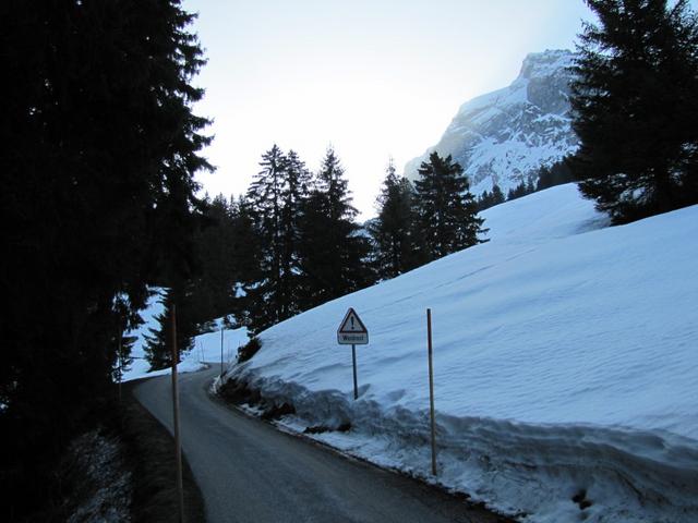 mit dem Alpentaxi, hätte man die Möglichkeit bis zum Naturfreundehaus gefahren zu werden