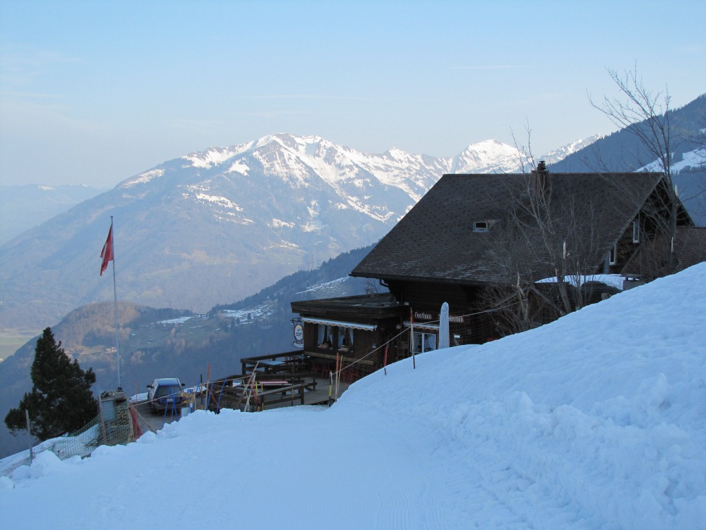 wir haben das Berggasthaus Fronalpstock bei Unter Staffel 1330 m.ü.M. erreicht