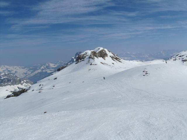 auf dem gleichen Weg, wie wir gekommen sind, geht es nun wieder runter. Im Blick der Siwellen