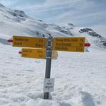 Wegweiser bei Charen 2062 m.ü.M.