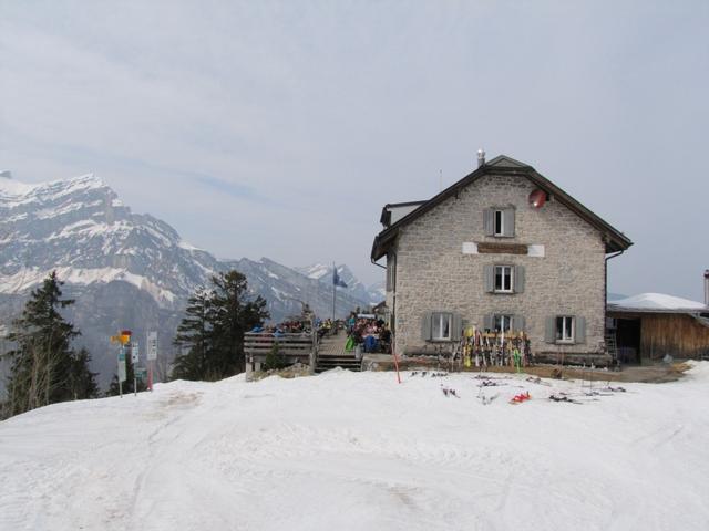 wir haben das Naturfreundehaus Fronalp auf 1389 m.ü.M. erreicht