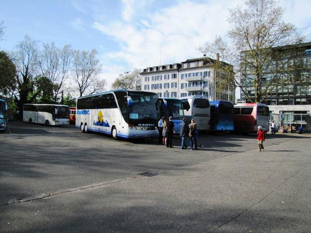 Carparkplatz in Zürich. Ab hier beginnt unsere diesjährige Pilgerfahrt