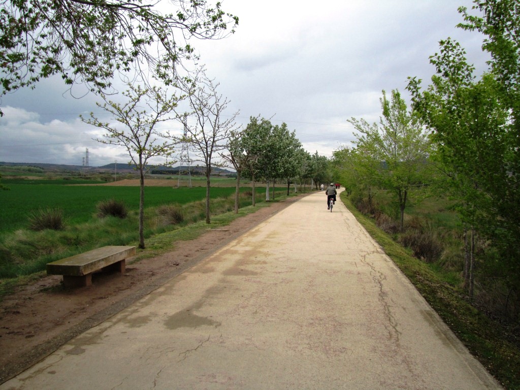 durch die Parkanlage führt uns der Weg weiter Stadtauswärts