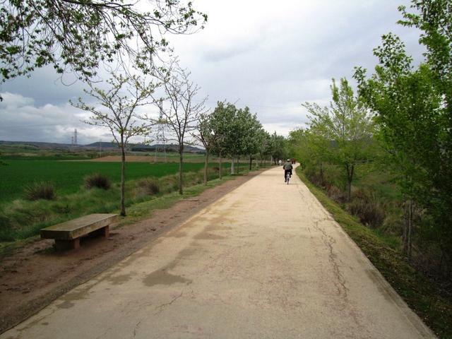 durch die Parkanlage führt uns der Weg weiter Stadtauswärts