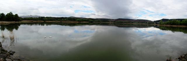 Breitbildfoto vom Stausee Pantano de la Grajera