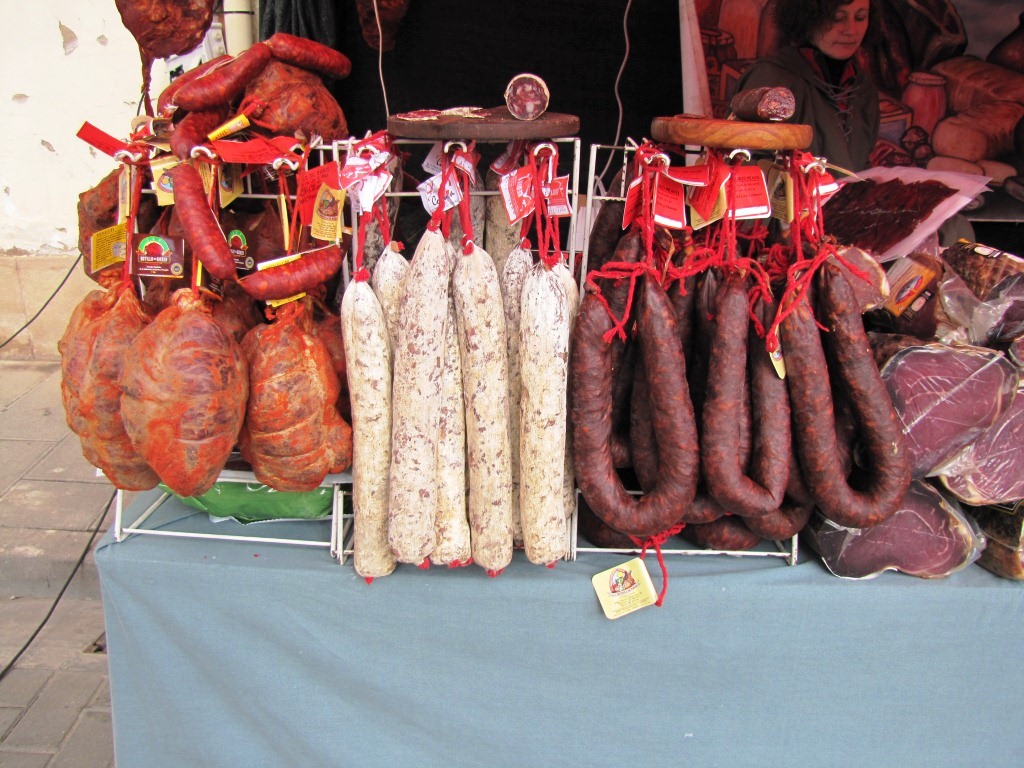 da läuft einem das Wasser im Munde zusammen. Wurstwaren essen wir gerne