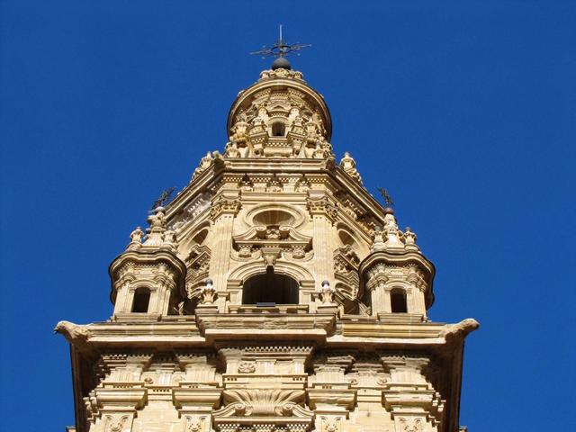 der schöne barocke Kirchturm