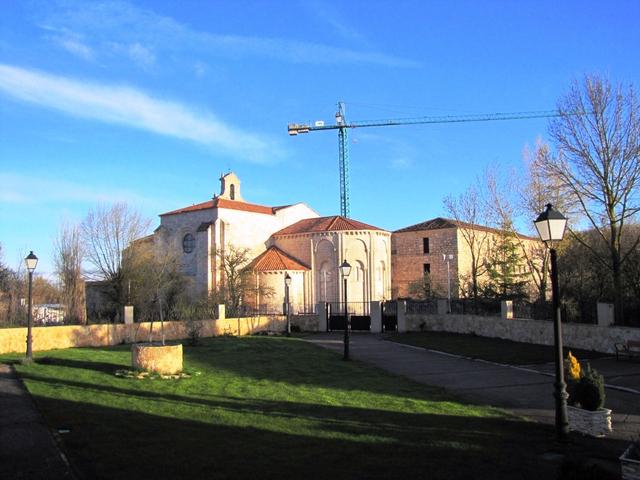 Blick am Morgen vom Schlafzimmer aus Richtung Klosterkirche von San Juan de Ortega