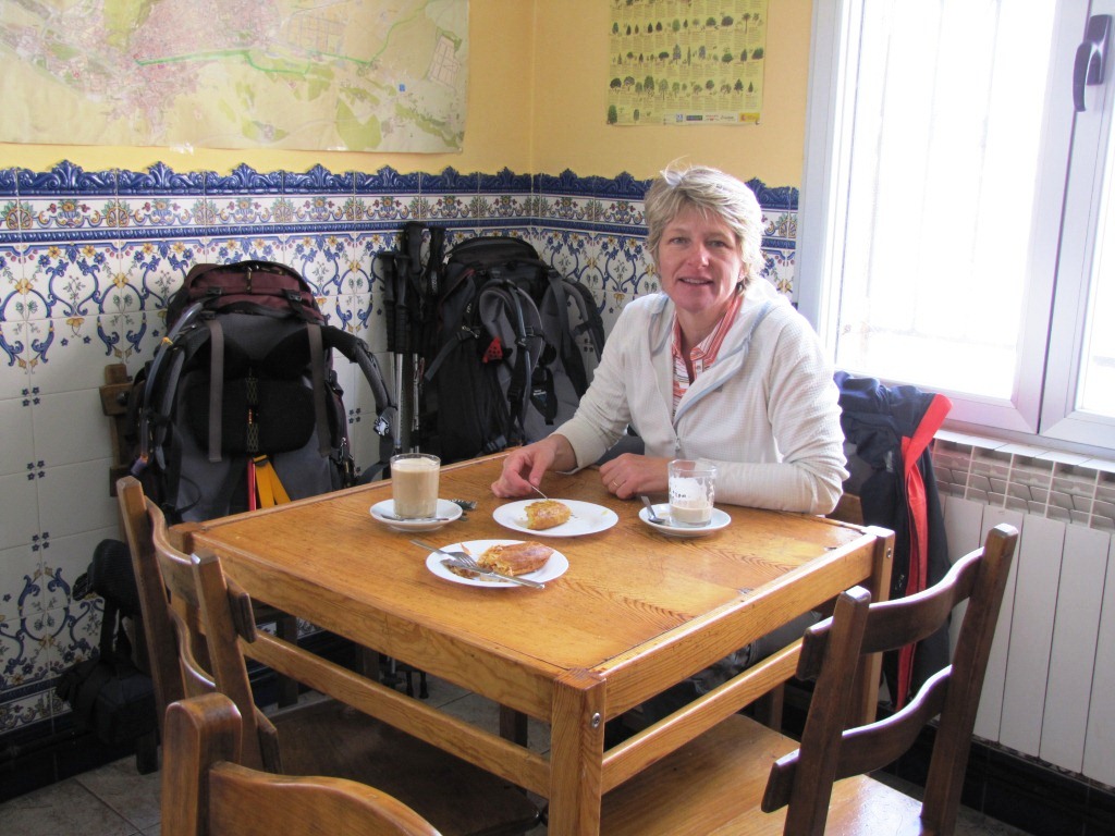 in einer kleinen Bar in Orbaneja-Riopico Mittagspause gemacht