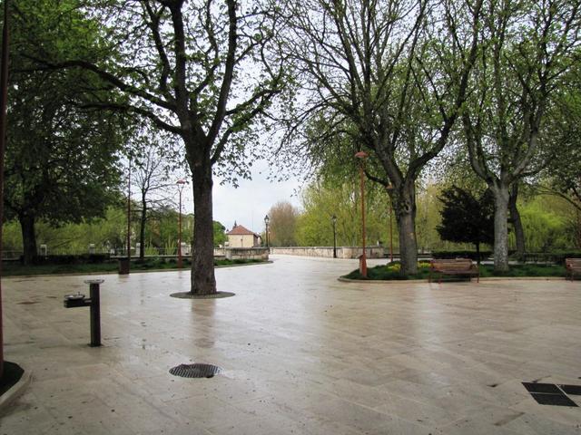 beim Park El Parral erreichen wir die Brücke die uns über den Rio Arlanzón führen wird