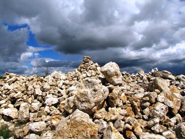 was für ein spannendes Wetter. Wind, Wolken zwischendurch blauer Himmel