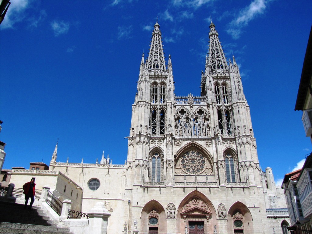 wir sind wieder zurückgekehrt nach Burgos und starten nun den Stadtrundgang