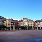 die sehr schöne Plaza Mayor. In Spanien ist die Plaza Mayor in den meisten Städten eine Augenweide