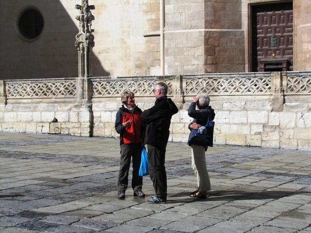 vor der Kathedrale Ulla + Peter getroffen. Zugleich ist es aber auch ein Abschied. Sie bleiben ein Tag länger in Burgos