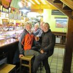 Mäusi, Theo (Cousin von Mäusi), Ulla und Peter in einer Tapas Bar