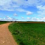 wunderschönes Breitbildfoto der Meseta kurz vor Hontanas