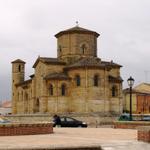 die 1066 geweihte Iglesia de San Martín zählt zu den wichtigsten und schönsten romanischen Kirchen Spaniens