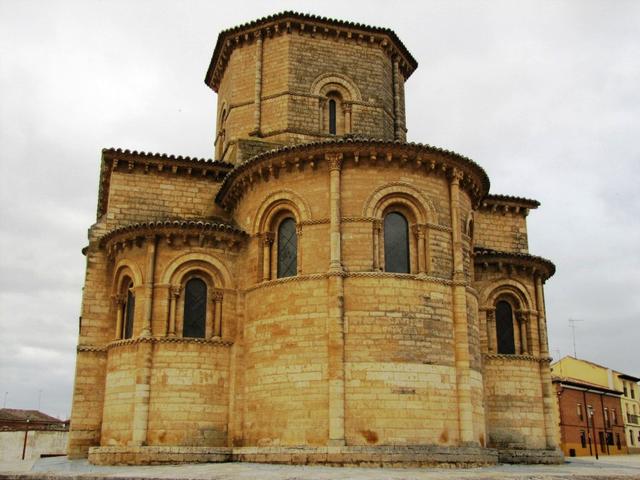 neben Jaca, Santiago, die Kirche San Isidoro in León gehört sie zu den 4 grossen romanischen Kirchen am Camino