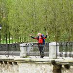 Mäusi auf der Brücke die über den Río Carrión führt