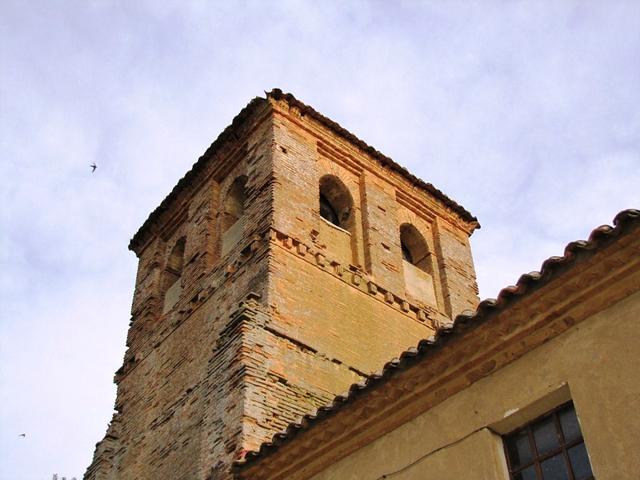 die Kirche von Moratinos ist aus Backstein erbaut