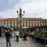 wir haben die Plaza Mayor erreicht. Direkt vor uns das Hotel Plaza Mayor. In diesem Hotel werden wir übernachten