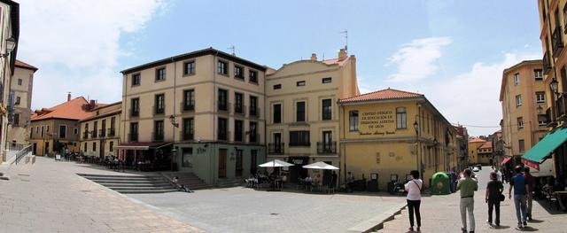 Breitbildfoto vom Plaza San Martin