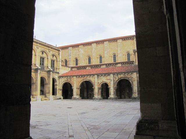 der Innenhof der Real Basílica de San Isidoro 