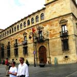 der schöne Palacio de los Guzmanes 15.Jh. heute Regierungssitz der Stadt León