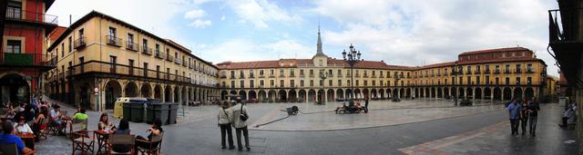 Breitbildfoto der schönen Plaza Mayor