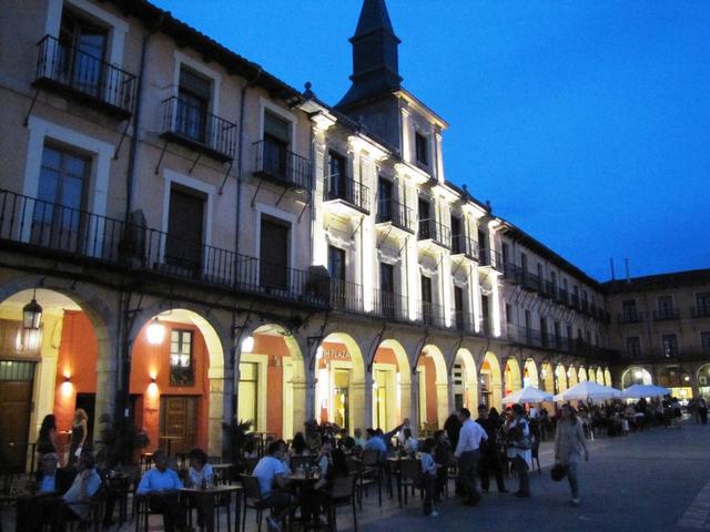 bei der Bar vom Hotel Plaza Mayor nahmen wir noch einen Schlummi zu uns