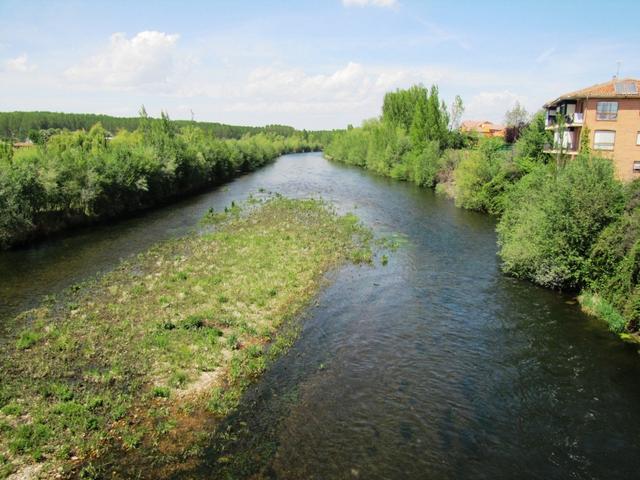 wir überqueren den Río Órbigo