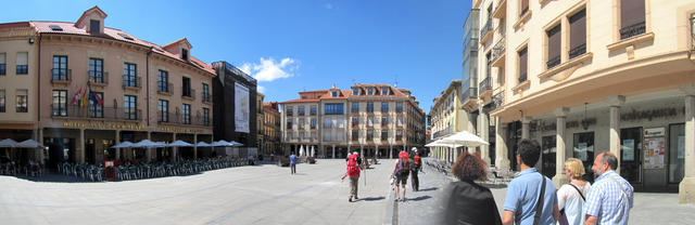 Breitbildfoto der schönen Plaza Mayor von Astorga