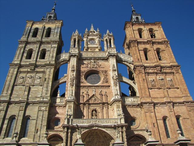 wir haben die schöne gotische Kathedrale de Santa María 15.Jh. erreicht