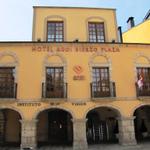 im Hotel Aroi Bierzo Plaza an der Plaza del Ayuntamento haben wir unser Zimmer bezogen