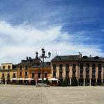schönes Breitbildfoto der Plaza del Ayuntamento