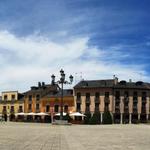 schönes Breitbildfoto der Plaza del Ayuntamento