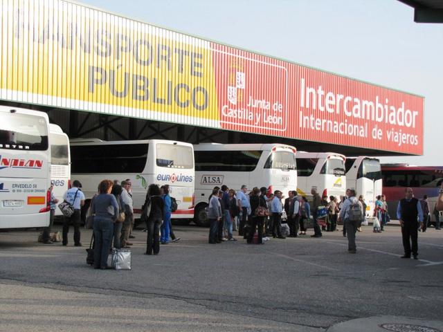 mitten in Spanien mussten wir umsteigen und ein andere Bus nehmen