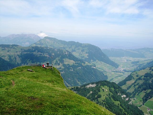 Blick auf den Aussichtspunkt Walegg 1951 m.ü.M. von hier aus, hat man eine schöne Aussicht ins Mittelland