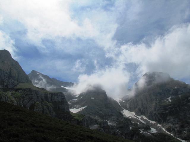 die Walenstöcke dampfen bei Tritt 1748 m.ü.M.