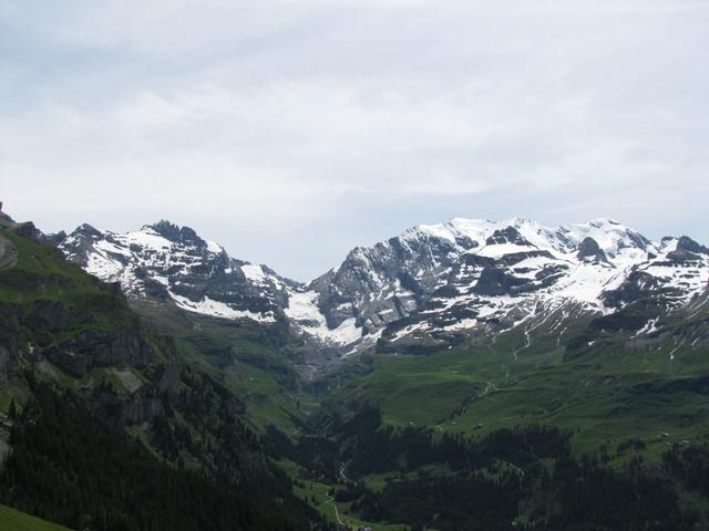 Blick zum Gspaltenhorn, Gamchilücke, dort waren wir auch schon und Blüemlisalp