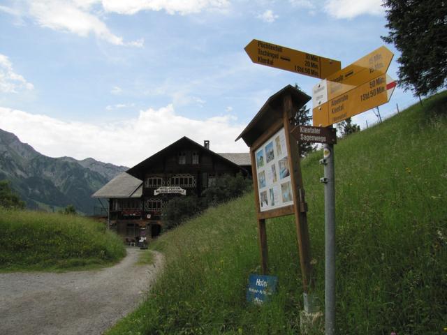 beim Hotel Waldrand auf der Pochtenalp