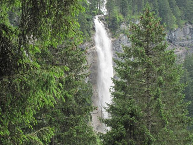 jetzt sehen wir in endlich der grossartige Dündewasserfall