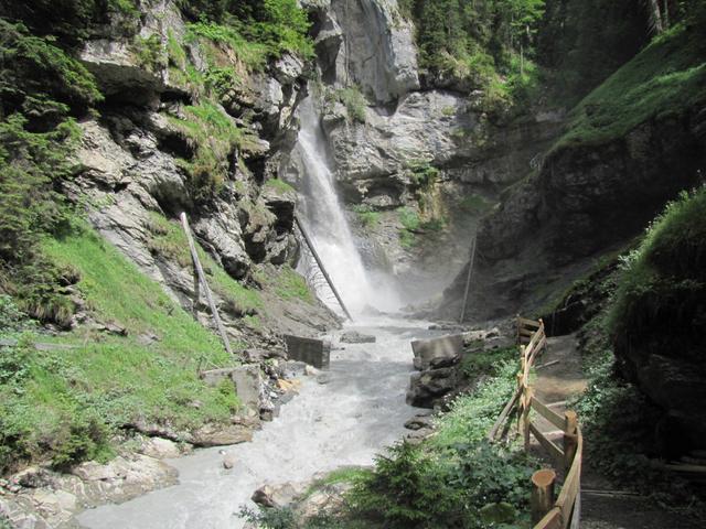 der Gamchibach. Er bringt das Wasser der Bütlasse und Gspaltenhorn