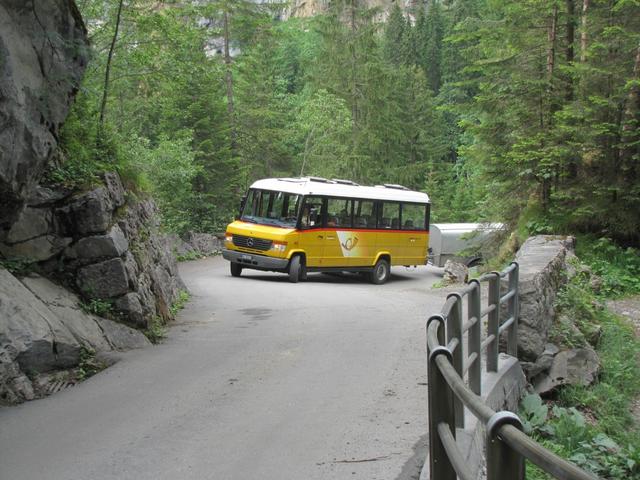 wir befinden uns auf der steilsten Postautostrecke Europas. 28 Prozent Steigung!