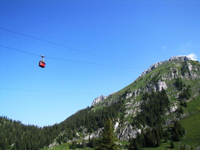 von der Mittelstation Chrindi besteht die Möglichkeit direkt auf das Stockhorn zu gelangen