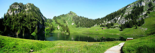 schönes Breitbildfoto vom Hinterstockensee