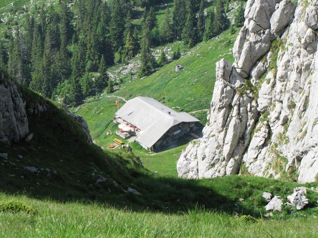 Tiefblick zur Alphütte Oberi Walalp